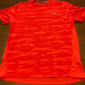 Under Armour large fitted red camo t shirt